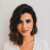 PHOTO DE FACE D'UNE JEUNE FEMME