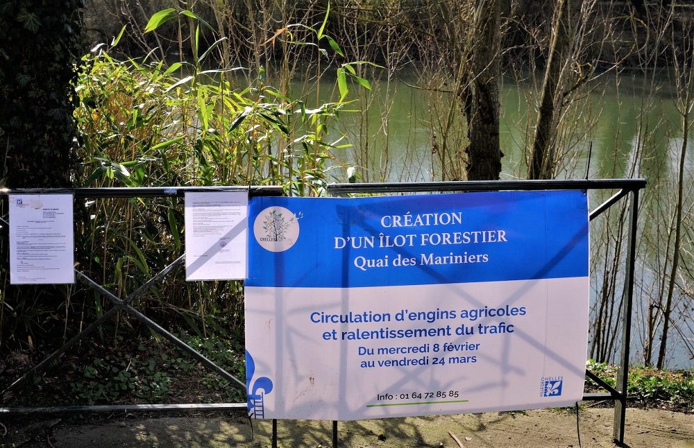 François Loubignac (RH Solutions Boulogne-Billancourt), Céline Romain (RH Solutions Seine et Marne) et 2 consultants du réseau francilien ont participé à Chelles, à la plantation d'arbres selon la méthode du botaniste Miyawaki.